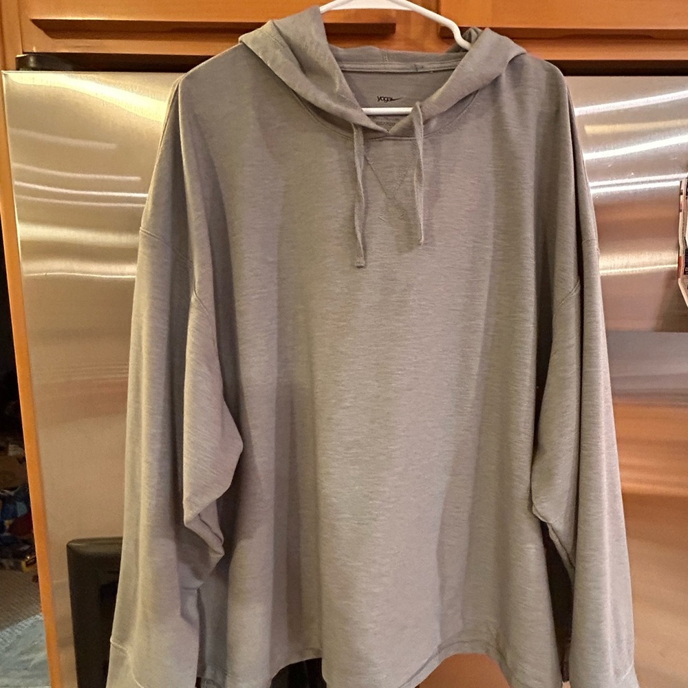 Nike Yoga Dri-Fit Training Hoodie women’s Size XXL Gray Loose Fit. Gently worn.